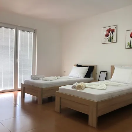 Lindi Guest house